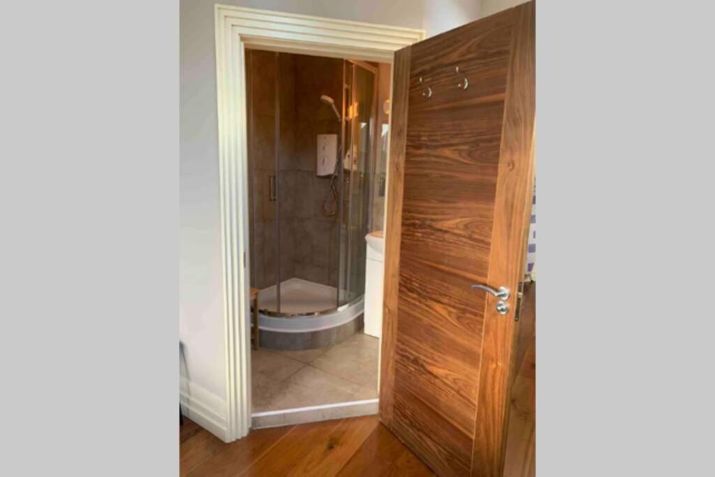 Centre Of Dingle Town - Luxury Holiday Apartment Exteriör bild